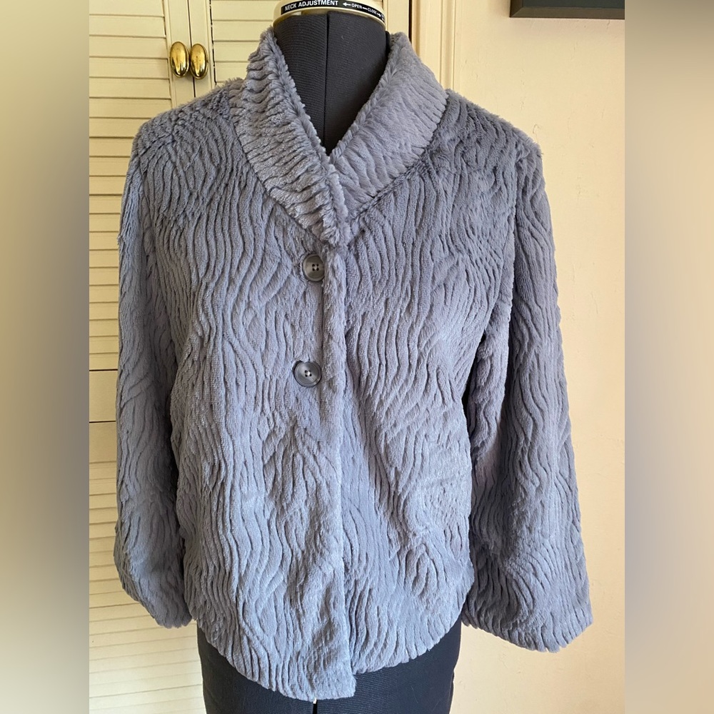 Patagonia Snow Jacket Plush Faux Fur Womens XS Grey Embossed Fleece Pelage Style